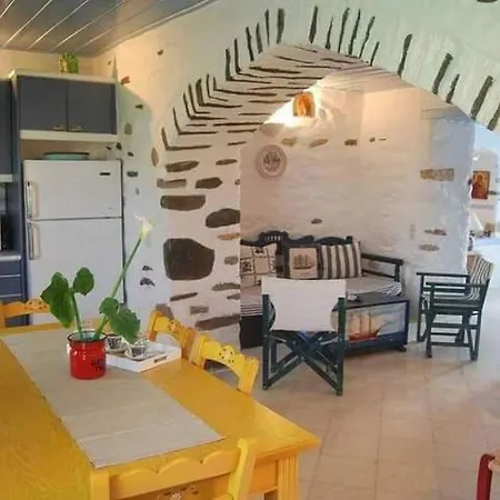 Apartment Traditional Nest Cozy Paroikia Delight *